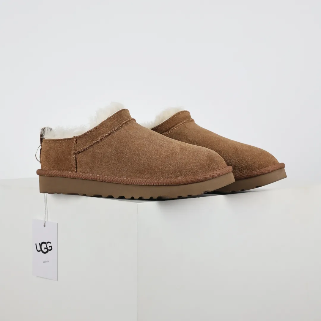 Pick up locally 💰520 Core recommendation Good price Independently developed original outsole, cashmere insole, keeping warm in winter, suitable for home use. In recent years, uug has launched a style series, which is partially skewed towards the preferences of young consumers, and has also been at the forefront of fashion trends. Shoe body material, water-repellent coated suede upper, 17mm UGGPURE™ implanted wool insole, lightweight non-slip and comfortable rubber outsole, with brand LOGO, complete packaging, size: 35 36 37 38 39 40